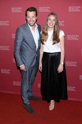 Hannes Vater und Tessa Aust bei der Verleihung des Deutschen Musical Theater Preises 2020 21 in Schmidts Tivoli. Hamburg, 04.10.2021