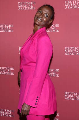 Waris Dirie bei der Verleihung des Deutschen Musical Theater Preises 2020 21 in Schmidts Tivoli. Hamburg, 04.10.2021