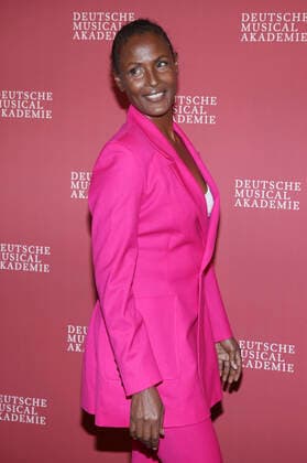 Waris Dirie bei der Verleihung des Deutschen Musical Theater Preises 2020 21 in Schmidts Tivoli. Hamburg, 04.10.2021