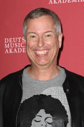 Thomas Hermanns bei der Ankunft zur Deutscher Musical Theater Preis Verleihung am 4.10.2021 in Hamburg Der Deutsche Musical Theater Preis 2021 in Hamburg