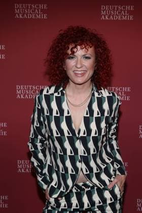 Hamburg, Deutschland 04. Oktober 2021: Lucy Diakovska bei der Verleihung - Deutsche Musical Theater Preis 2020 21 - im Rahmen einer feierlichen Gala in Hamburg im Schmidts Tivoli. Schmidts Tivoli Hamburg Copyright: xFotostandx xMeyerx