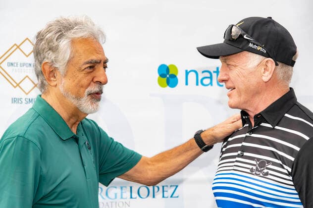 Joe Mantegna und Mark Rolston beim 14. George Lopez Celebrity Golf Classic Turnier im Lakeside Country Club. Toluca Lake, 04.10.2021