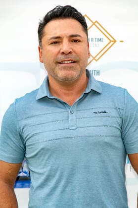 Oscar De La Hoya beim 14. George Lopez Celebrity Golf Classic Turnier im Lakeside Country Club. Toluca Lake, 04.10.2021