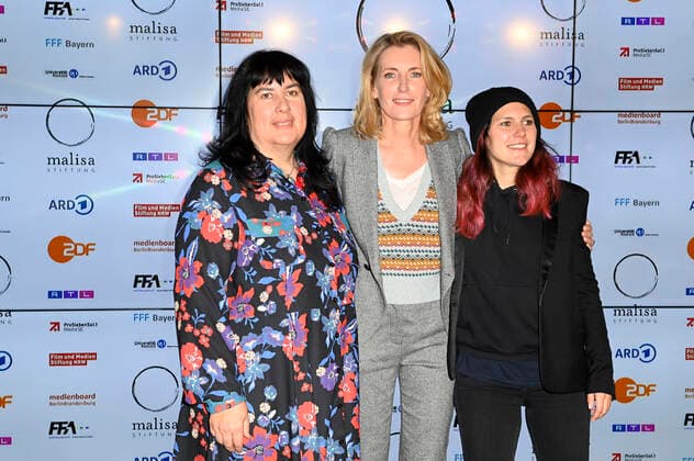 Entertainment Bilder des Tages Elizabeth Prommer, Maria Furtwängler und Elisabeth Furtwängler bei der Vorstellung der Fortschrittsstudie der MaLisa Stiftung im RTL Audio Center Berlin. Berlin, 05.10.2021 *** Elizabeth Prommer, Maria Furtwängler and Elisabeth Furtwängler at the presentation of the MaLisa Foundations progress study at the RTL Audio Center Berlin Berlin, 05 10 2021 Foto:xF.xKernx xFuturexImage
