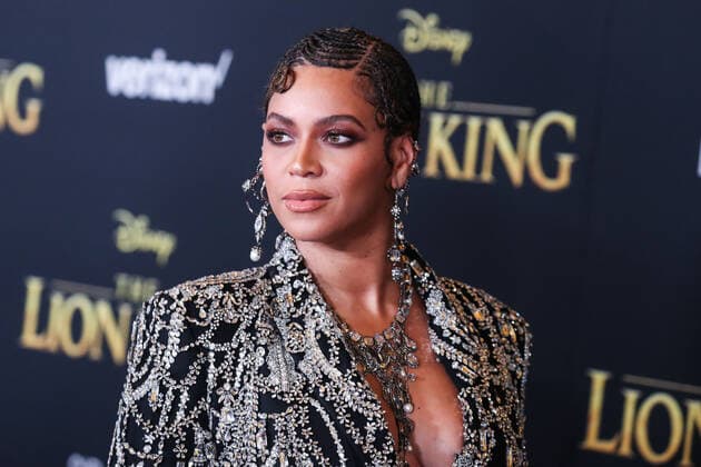 World Premiere Of Disney s The Lion King Singer Beyonce Knowles Carter wearing an outfit by Alexander McQueen and Lorraine Schwartz jewelry arrives at the World Premiere Of Disney s The Lion King held at the Dolby Theatre on July 9, 2019 in Hollywood, Los Angeles, California, United States. Hollywood California United States collin-worldpre190709_npEkG  Copyright: xImagexPressxAgencyx