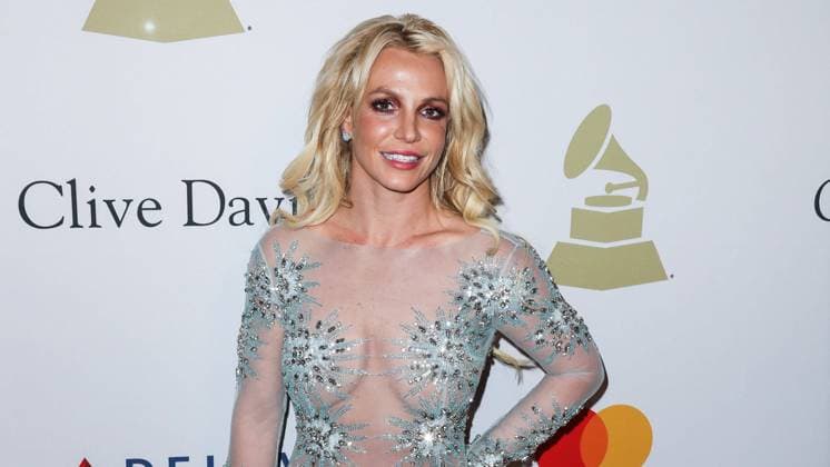 The Recording Academy And Clive Davis 2017 Pre-GRAMMY Gala Singer Britney Spears wearing a custom Uel Camilo dress, Loriblu shoes and bag, and a Jen Hansen ring arrives at The Recording Academy And Clive Davis 2017 Pre-GRAMMY Gala held at The Beverly Hilton Hotel on February 11, 2017 in Beverly Hills, Los Angeles, California, United States. Beverly Hills California United States collin-therecor170211_np4pf  Copyright: xImagexPressxAgencyx