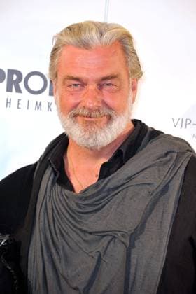 Premiere MY NAME IS JOSY . Schauspieler Ray Stevenson anläßlich der Premiere von MY NAME IS JOSY am 05.10.2021 in der Villa Kennedy Frankfurt am Main. 20211005MWI359 *** Premiere MY NAME IS JOSY Actor Ray Stevenson at the premiere of MY NAME IS JOSY on 05 10 2021 at Villa Kennedy Frankfurt am Main 20211005MWI359