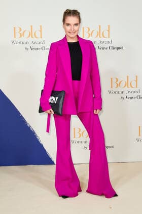 Bold Woman Award 2021 Marie von den Benken auf dem roten Teppich bei der Verleihung des Bold Woman Awards von Veuve Clicquot in der Französischen Botschaft in Berlin. Copyright: xEventpressxGolejewskix