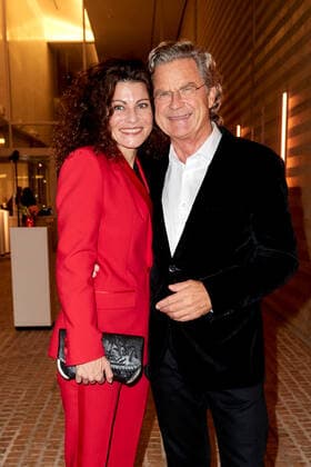 Bold Woman Award 2021 Florian Langenscheidt mit Freundin Andrea Bury beim Empfang vor der Verleihung des Bold Woman Awards von Veuve Clicquot in der Französischen Botschaft in Berlin. Copyright: xEventpressxGolejewskix
