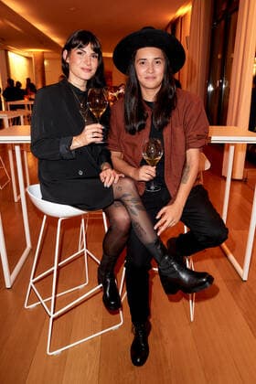 Bold Woman Award 2021 Lucie Herrmann und Diana Kinnert beim Empfang nach der Verleihung des Bold Woman Awards von Veuve Clicquot in der Französischen Botschaft in Berlin. Copyright: xEventpressxGolejewskix