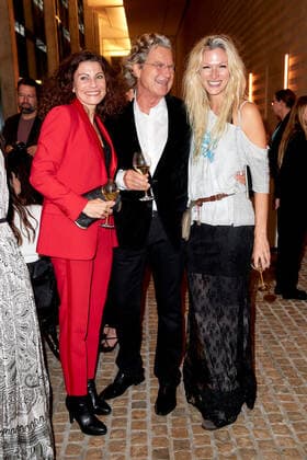 Bold Woman Award 2021 Florian Langenscheidt mit Freundin Andrea Bury und Mia Florentine Weiss beim Empfang vor der Verleihung des Bold Woman Awards von Veuve Clicquot in der Französischen Botschaft in Berlin. Copyright: xEventpressxGolejewskix