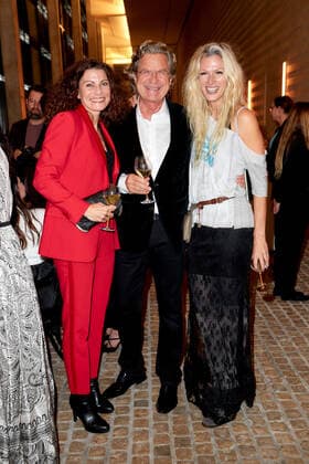 Bold Woman Award 2021 Florian Langenscheidt mit Freundin Andrea Bury und Mia Florentine Weiss beim Empfang vor der Verleihung des Bold Woman Awards von Veuve Clicquot in der Französischen Botschaft in Berlin. Copyright: xEventpressxGolejewskix