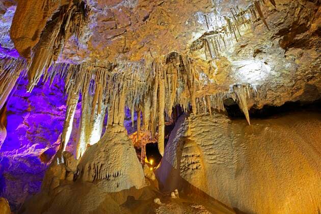 Stalakmiten und Stalaktiten, Grotte de Baume Obscure, Département Alpes-Maritimes, Provence-Alpes-Côte d?Azur, Frankreich, Europa Copyright: imageBROKER IngoxSchulz iblisb07153489.jpg
