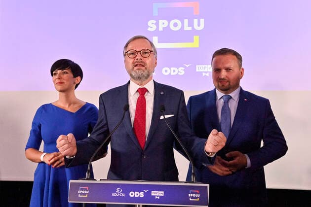 News Themen der Woche KW40 (L-R) Marketa Pekarova Adamova (TOP 09), Petr Fiala (ODS) and Marian Jurecka (KDU-CSL) of Spolu (Together) coalition celebrate the winning the elections to the Chamber of Deputies of the Parliament of the Czech Republic at the election staff of Spolu (Together) coalition in Prague, Czech Republic, October 9, 2021. (CTKxPhoto VitxSImanek) CTKPhotoP2021100905510  VIS 026
