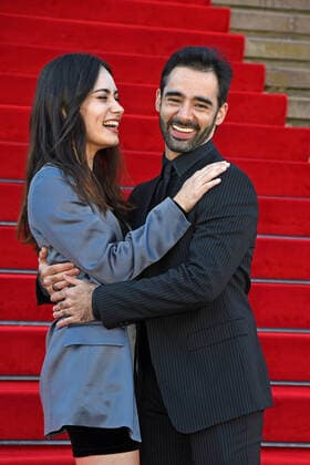 Pablo Ferrandez mit Freundin Angela Lorenzo beim Opus Klassik 2021 im Konzerthaus am Gendarmenmarkt in Berlin am 10.10.2021