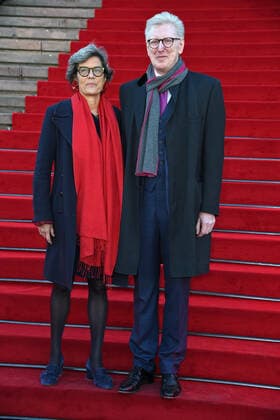 Theo Koll mit Ehefrau Franziska Castell beim Opus Klassik 2021 im Konzerthaus am Gendarmenmarkt in Berlin am 10.10.2021