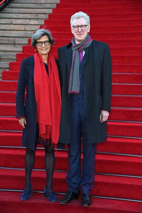 Theo Koll mit Ehefrau Franziska Castell beim Opus Klassik 2021 im Konzerthaus am Gendarmenmarkt in Berlin am 10.10.2021