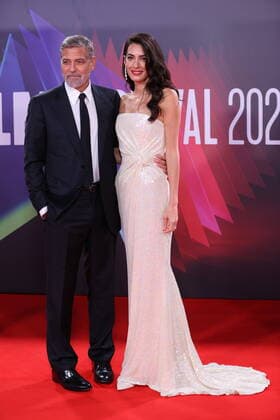 Bilder des Jahres 2021, Entertainment 10 Oktober Entertainment Themen der Woche KW40 Entertainment Bilder des Tages . 10 10 2021. London, United Kingdom. George and Amal Clooney arriving at The Tender Bar premiere at the London Film Festival.  xStephenxLockx xi-Imagesx IIM-22667-0006