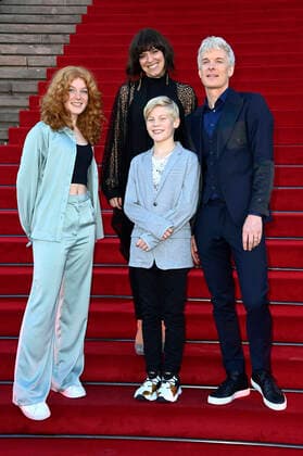 Martin Fröst mit Familie bei der Verleihung des Opus Klassik 2021 im Konzerthaus am Gendarmenmarkt. Berlin, 10.10.2021
