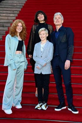 Martin Fröst mit Familie bei der Verleihung des Opus Klassik 2021 im Konzerthaus am Gendarmenmarkt. Berlin, 10.10.2021