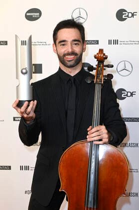 Pablo Ferrandez bei der Verleihung des Opus Klassik 2021 im Konzerthaus am Gendarmenmarkt. Berlin, 10.10.2021