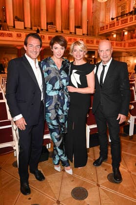Hans-Werner Meyer, Julia Koschitz, Sabine Heinrich und Christian Berkel bei der Verleihung des Opus Klassik 2021 im Konzerthaus am Gendarmenmarkt. Berlin, 10.10.2021