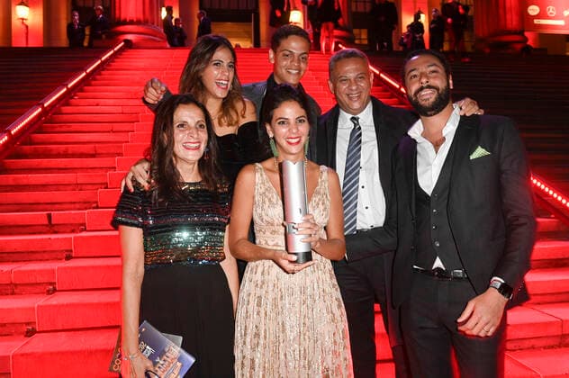 Fatma Said mit Familienmitgliedern Nivert, Aischa, Achmed, Hassan und Marouan bei der Verleihung des Opus Klassik 2021 im Konzerthaus am Gendarmenmarkt. Berlin, 10.10.2021