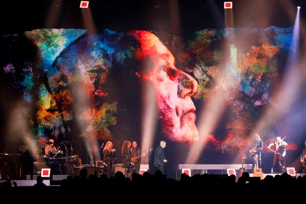 Roland Kaiser bei einem Konzert im Rahmen seiner Alles oder Dich -Tour in der Lanxess-Arena. Köln, 10.10.2021