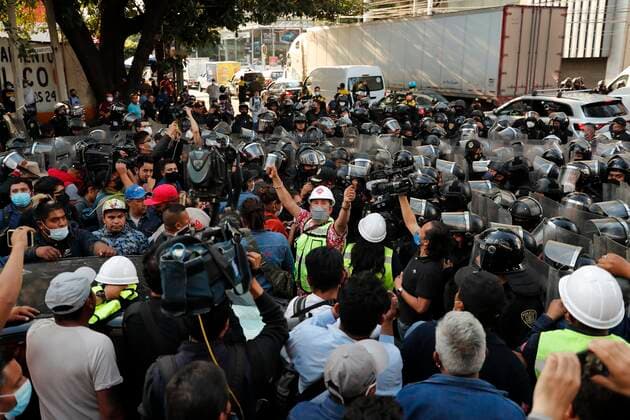 Members of the National Gas Association demonstrate today in Mexico City, Mexico 11 October 2021. The Mexican National Gas Association protested this Monday with an indefinite work stoppage and street closings due to the increase in fuel prices defined by the Energy Regulatory Commission (CRE) in the midst of the Government s energy changes. Members of the gas union of Mexico protest with a strike against prices and government measures !ACHTUNG: NUR REDAKTIONELLE NUTZUNG!  Copyright: xJoséxMéndezx MEX3718 20211011-5da9d247239ae84fac01e28fa149812f4c664113