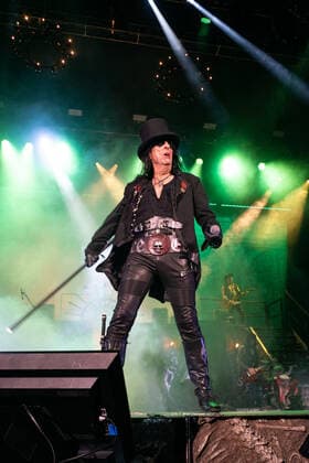 WEST PALM BEACH, FL - OCTOBER 10: Alice Cooper performs at The iTHINK Financial Amphitheatre on October 10, 2021 in West Palm Beach Florida. Copyright: xMPI140 MediaPunchx