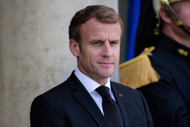 Emmanuel Macron ( president de la Republique ) recoit Mr Emomali RAHMON ( President de la Republique du Tadjikistan ) au Palais de l Elysee NEWS : Emmanuel Macron recoit le President de la Republique du Tadjikistan - Paris - 13 10 2021 FedericoPestellini Panoramic 