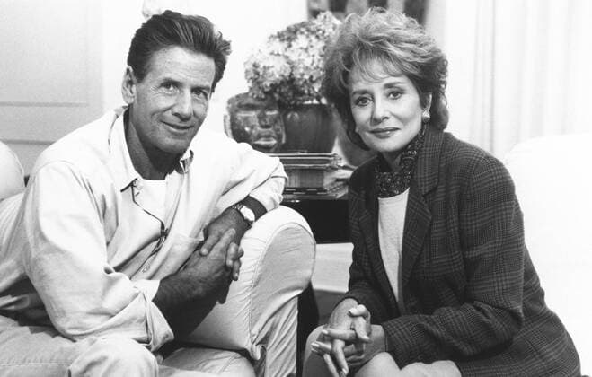 20 20, from left: Calvin Klein, Barbara Walters, (aired December 13, 1991), 1978-. ph: Kimberly Butler ?ABC TV Guide Courtesy Everett Collection Ref:TBDTWTW AB011 PUBLICATIONXNOTxINxCANxCHNxFRAxITAxJPNxNORxPOLxRUSxESPxUKxUSA Copyright: xx TBDTWTW AB011