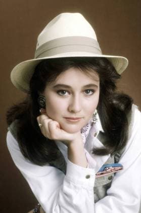 BEVERLY HILLS 90210, Shannen Doherty, 1990-2000 (ca. 1990 photo by Gene Trindl). ?Aaron Spelling Prod. courtesy Everett Collection Ref:TSDBEHI AZ027 PUBLICATIONXNOTxINxCANxCHNxFRAxITAxJPNxNORxPOLxRUSxESPxUKxUSA Copyright: xx TSDBEHI AZ027