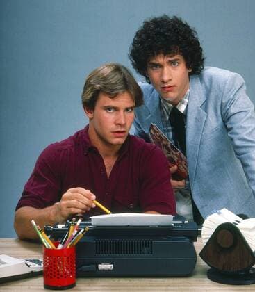 BOSOM BUDDIES, from left: Peter Scolari, Tom Hanks, 1980, 1980-1982. ph: Robert Phillips Courtesy Everett Collection Ref:TSDBOBU RL003 PUBLICATIONXNOTxINxCANxCHNxFRAxITAxJPNxNORxPOLxRUSxESPxUKxUSA Copyright: xx TSDBOBU RL003