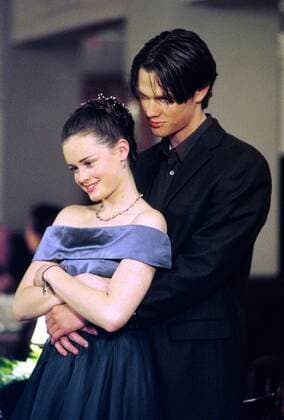 GILMORE GIRLS, from left: Alexis Bledel, Jared Padalecki, (2000), 2000-2007. ph: Randy Tepper ?The CW Courtesy Everett Collection Ref:TSDGIGI VW025 PUBLICATIONXNOTxINxCANxCHNxFRAxITAxJPNxNORxPOLxRUSxESPxUKxUSA Copyright: xx TSDGIGI VW025