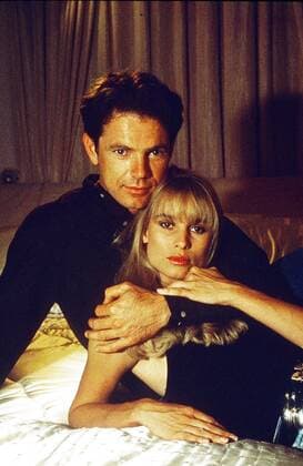 KNOTS LANDING, from left: Bruce Greenwood, Nicollette Sheridan, (1991), 1979-1993. ph: Richard Cartwright ? CBS Courtesy Everett Collection Ref:TSDKNLA CB003 PUBLICATIONXNOTxINxCANxCHNxFRAxITAxJPNxNORxPOLxRUSxESPxUKxUSA Copyright: xx TSDKNLA CB003