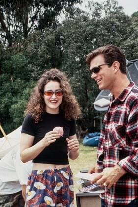 MTV BEACH HOUSE, from left: Kennedy (Lisa Kennedy Montgomery), Chris Isaak, 1995. ?MTV Courtesy: Everett Collection Ref:TSDMTBE MT001 PUBLICATIONXNOTxINxCANxCHNxFRAxITAxJPNxNORxPOLxRUSxESPxUKxUSA Copyright: xx TSDMTBE MT001