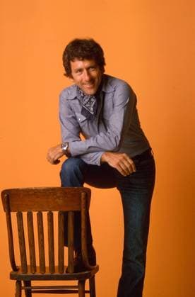 PETROCELLI, Barry Newman, 1974-76. photo: TV Guide courtesy Everett Collection Ref:TSDPETR EC007 PUBLICATIONXNOTxINxCANxCHNxFRAxITAxJPNxNORxPOLxRUSxESPxUKxUSA Copyright: xx TSDPETR EC007