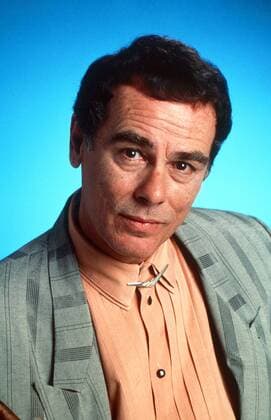 QUANTUM LEAP, Dean Stockwell, (1989-1993). ph: Paul Drinkwater ? NBC Courtesy Everett Collection Ref:TSDQULE NB031 PUBLICATIONXNOTxINxCANxCHNxFRAxITAxJPNxNORxPOLxRUSxESPxUKxUSA Copyright: xx TSDQULE NB031