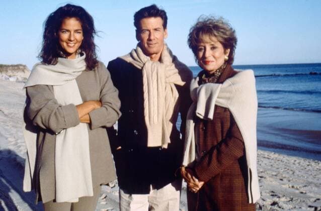 20 20, from left: Kelly Klein, Calvin Klein, Barbara Walters, (aired December 13, 1991), 1978-. ph: Kimberly Butler ?ABC TV Guide Courtesy Everett Collection Ref:TSDTWTW AB006 PUBLICATIONXNOTxINxCANxCHNxFRAxITAxJPNxNORxPOLxRUSxESPxUKxUSA Copyright: xx TSDTWTW AB006