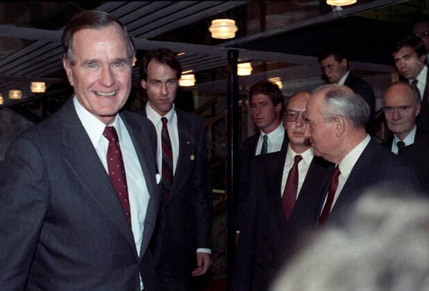 Meeting between Mikhail Gorbachev and George H. W. Bush in Malta 6639060 02.12.1989 The Malta Summit, a meeting between U.S. President George H. W. Bush and General Secretary of the Central Committee of the Communist Party of the USSR Mikhail Gorbachev, which took place on board the Soviet cruise ship Maxim Gorky in Malta on December 2 3, 1989. U.S. President George H. W. Bush, left, and Soviet leader Mikhail Gorbachev, right, before the meeting. Yuryi Abramochkin Malta  Copyright: xYuryixAbramochkinx