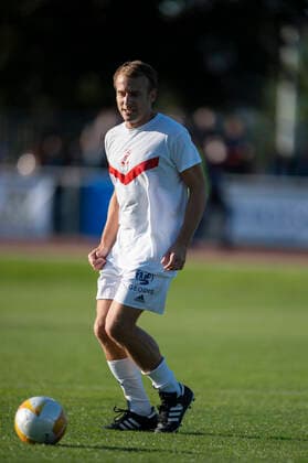 Emmanuel Macron - President de la Republique Francaise FOOTBALL : Match de Gala du Varietes Club de France - 14 10 2021 JBAutissier Panoramic 