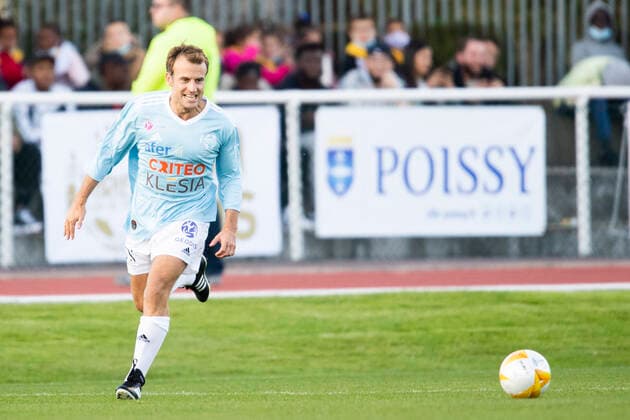 Emmanuel Macron - President de la Republique Francaise FOOTBALL : Match de Gala du Varietes Club de France - 14 10 2021 JBAutissier Panoramic 