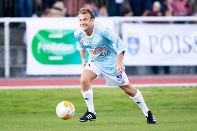Emmanuel Macron - President de la Republique Francaise FOOTBALL : Match de Gala du Varietes Club de France - 14 10 2021 JBAutissier Panoramic 