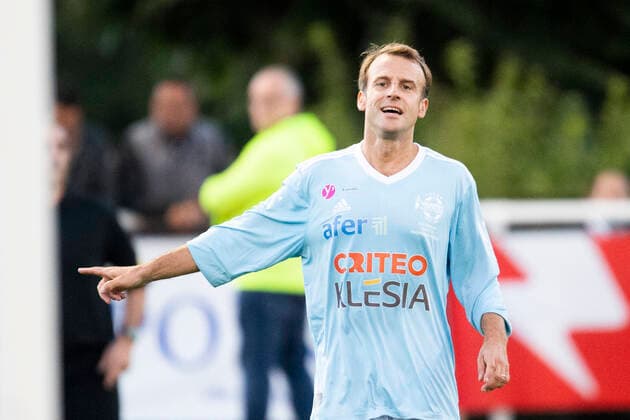 Emmanuel Macron - President de la Republique Francaise FOOTBALL : Match de Gala du Varietes Club de France - 14 10 2021 JBAutissier Panoramic 