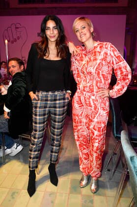 Lilli Hollunder und Johanna Keimeyer bei der Verleihung des 4. Iconista Award 2021 im Stadtbad Oderberger. Berlin, 14.10.2021