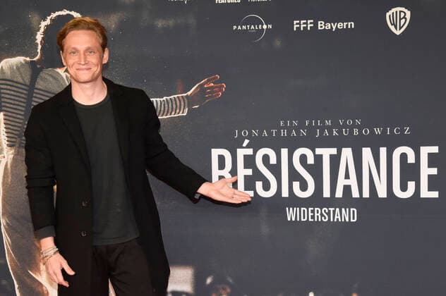 Bilder des Jahres 2021, Entertainment 10 Oktober Matthias Schweighöfer bei der Preview des Kinofilms Resistance - Widerstand im Arri Kino. München, 15.10.2021 *** Matthias Schweighöfer at the preview of the movie Resistance Widerstand at the Arri Kino Munich, 15 10 2021 Foto:xS.xAdamx xFuturexImage