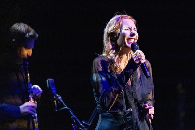 DEU, Deutschland, Nordrhein-Westfalen, Münster, 17.10.2021: Theater Münster - Ute Lemper, Konzertabend. Songs for Eternity - Lieder für die Ewigkeit