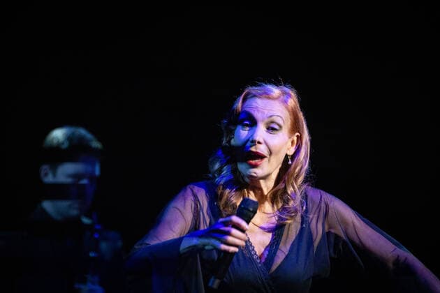 DEU, Deutschland, Nordrhein-Westfalen, Münster, 17.10.2021: Theater Münster - Ute Lemper, Konzertabend. Songs for Eternity - Lieder für die Ewigkeit