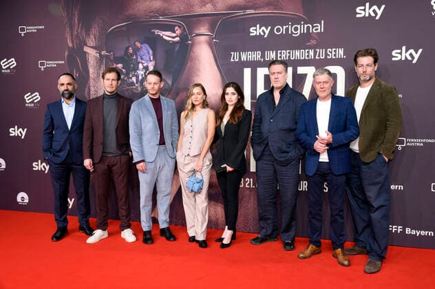 Bilder des Jahres 2021, Entertainment 10 Oktober Entertainment Themen der Woche KW41 David A. Hamade, Stefan Murr, Patrick Güldenberg, Cosima Lehninger, Deleila Piasko, Nicholas Ofczarek, Andreas Lust und Julian Looman bei der Premiere der Sky-Serie Die Ibiza-Affäre im Arri Kino. München, 17.10.2021 *** David A Hamade, Stefan Murr, Patrick Güldenberg, Cosima Lehninger, Deleila Piasko, Nicholas Ofczarek, Andreas Lust and Julian Looman at the premiere of the Sky series The Ibiza Affair at the Arri Kino Munich, 17 10 2021 Foto:xS.xAdamx xFuturexImage